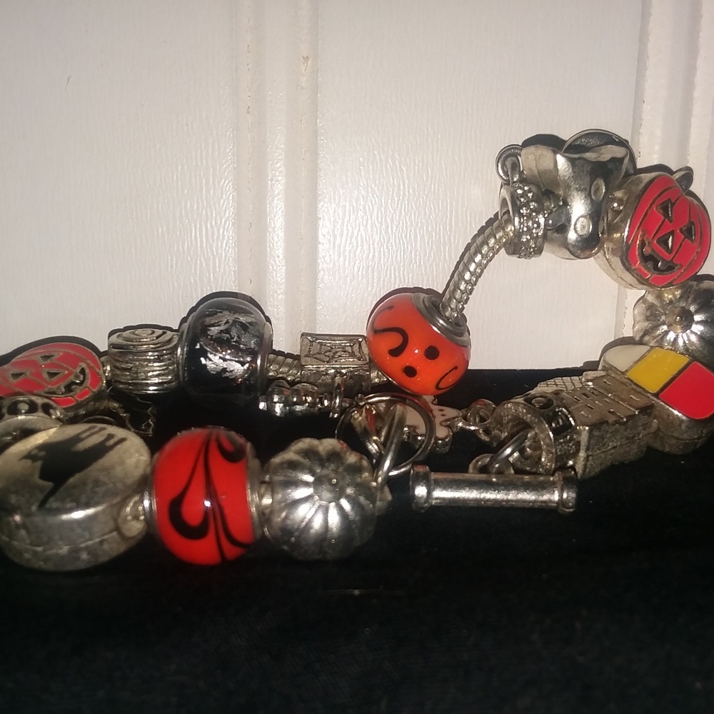 HALLOWEEN Silver Bead Bracelet